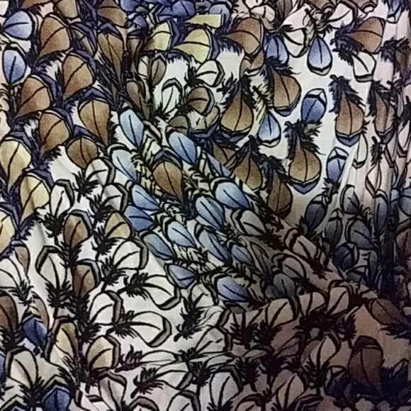 DESIGNER WRAP DRESS - Picture 3 of 4